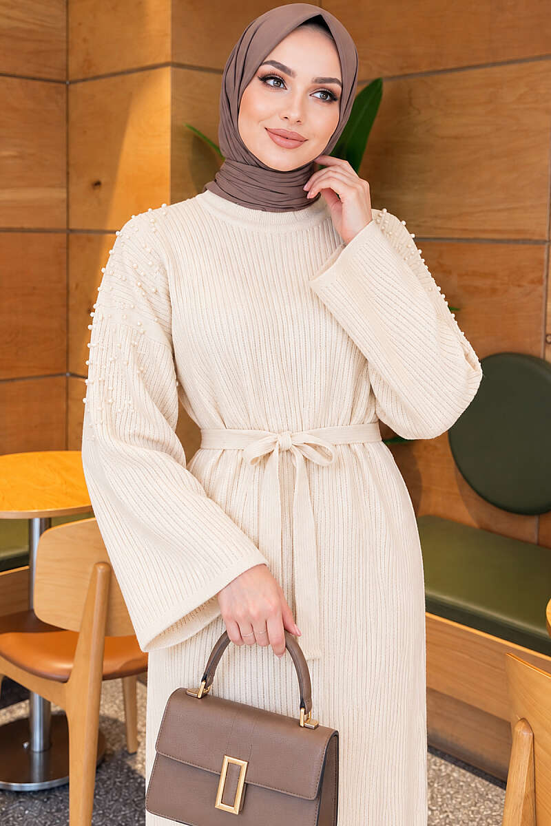 Shoulder-Embellished Knit Dress with Belt Stone