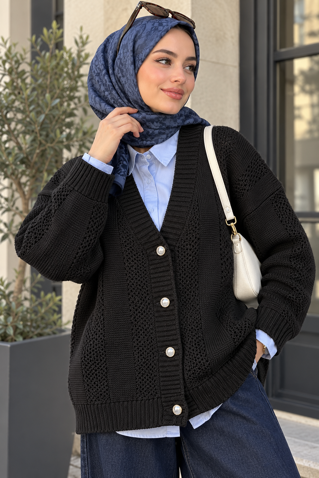 Knitted Patterned Buttoned Cardigan Black