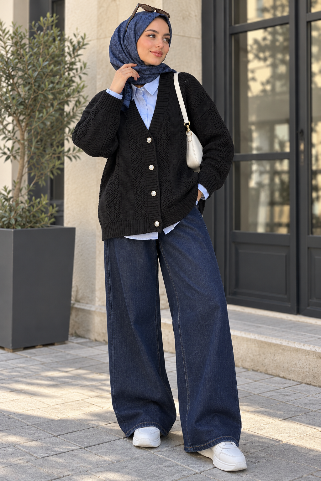 Knitted Patterned Buttoned Cardigan Black - Imagen 2