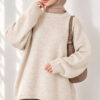 Oversized Low-Shoulder Knit Tunic Beige – Bild 3