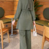 Cape with tie closure and detailed two-piece set Hazel – Bild 4