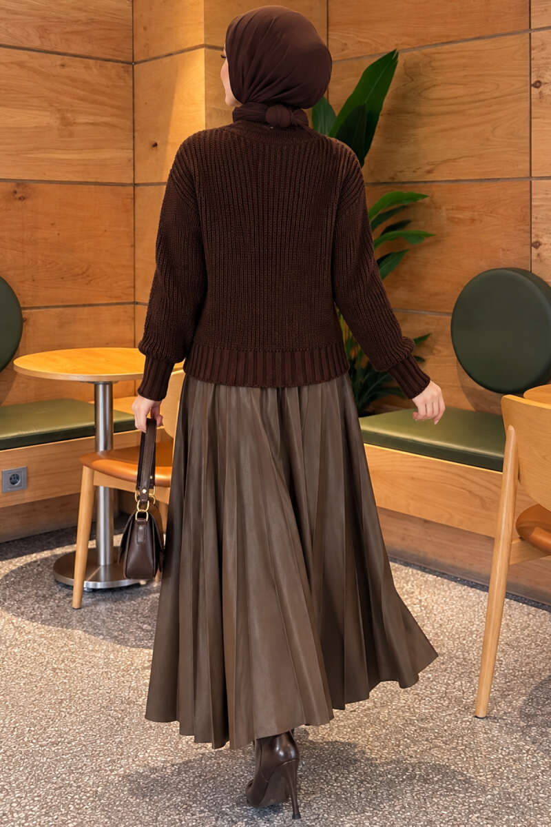 Ribbed Knit Cardigan with Button Details Brown – Image 4