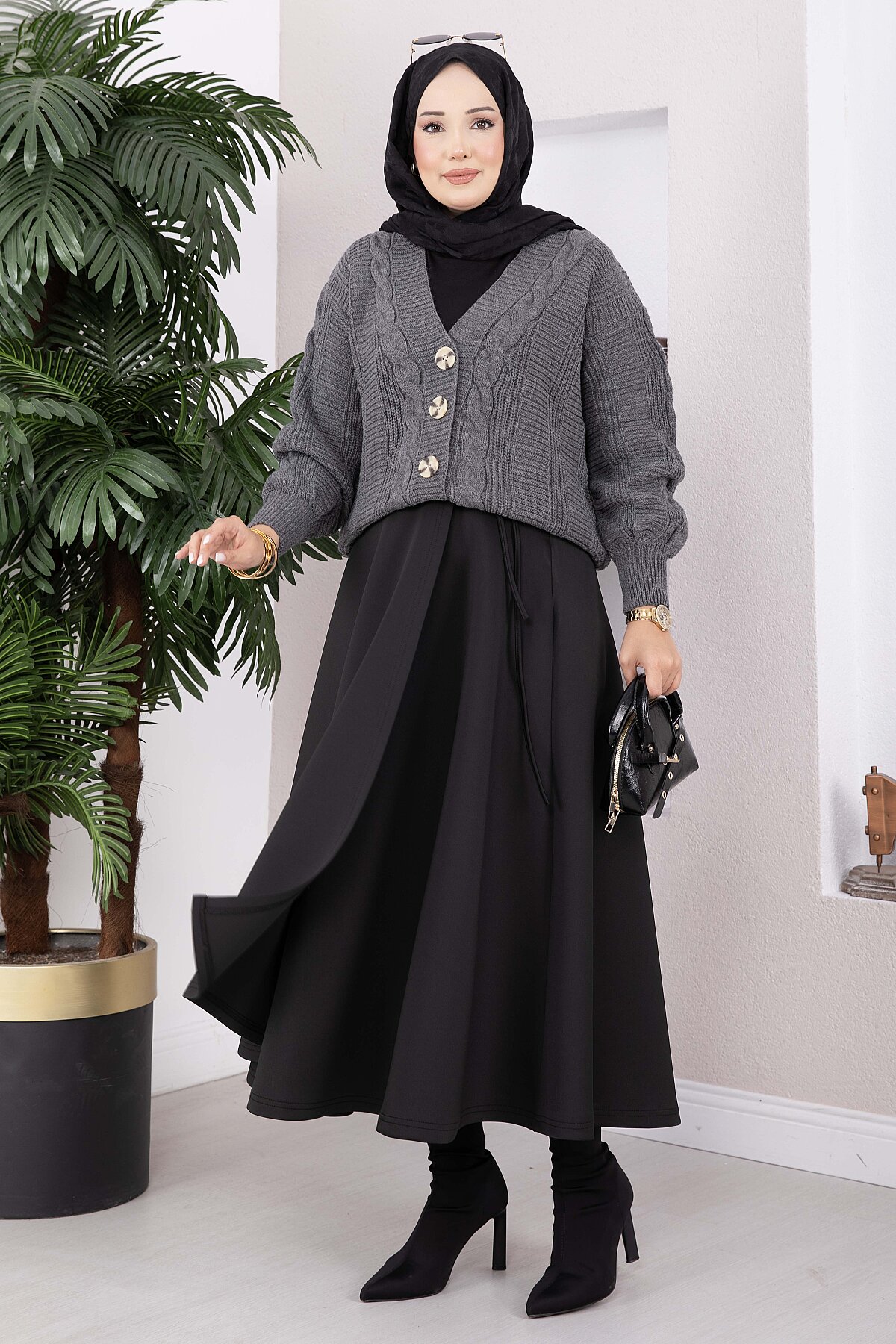 Knitted Cardigan with Hair Braided Pattern and Button Closure Anthracite – Bild 3