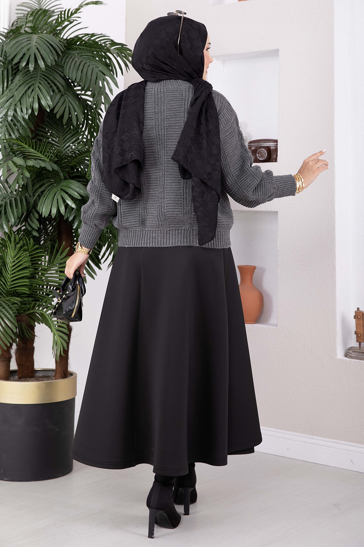 Knitted Cardigan with Hair Braided Pattern and Button Closure Anthracite – Bild 4