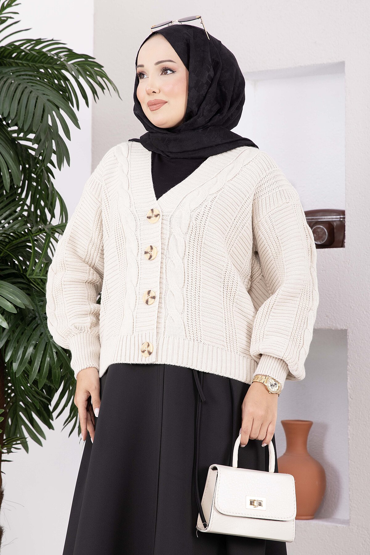 Knitted Cardigan with Hair Braided Pattern and Button Closure Beige - Image 2