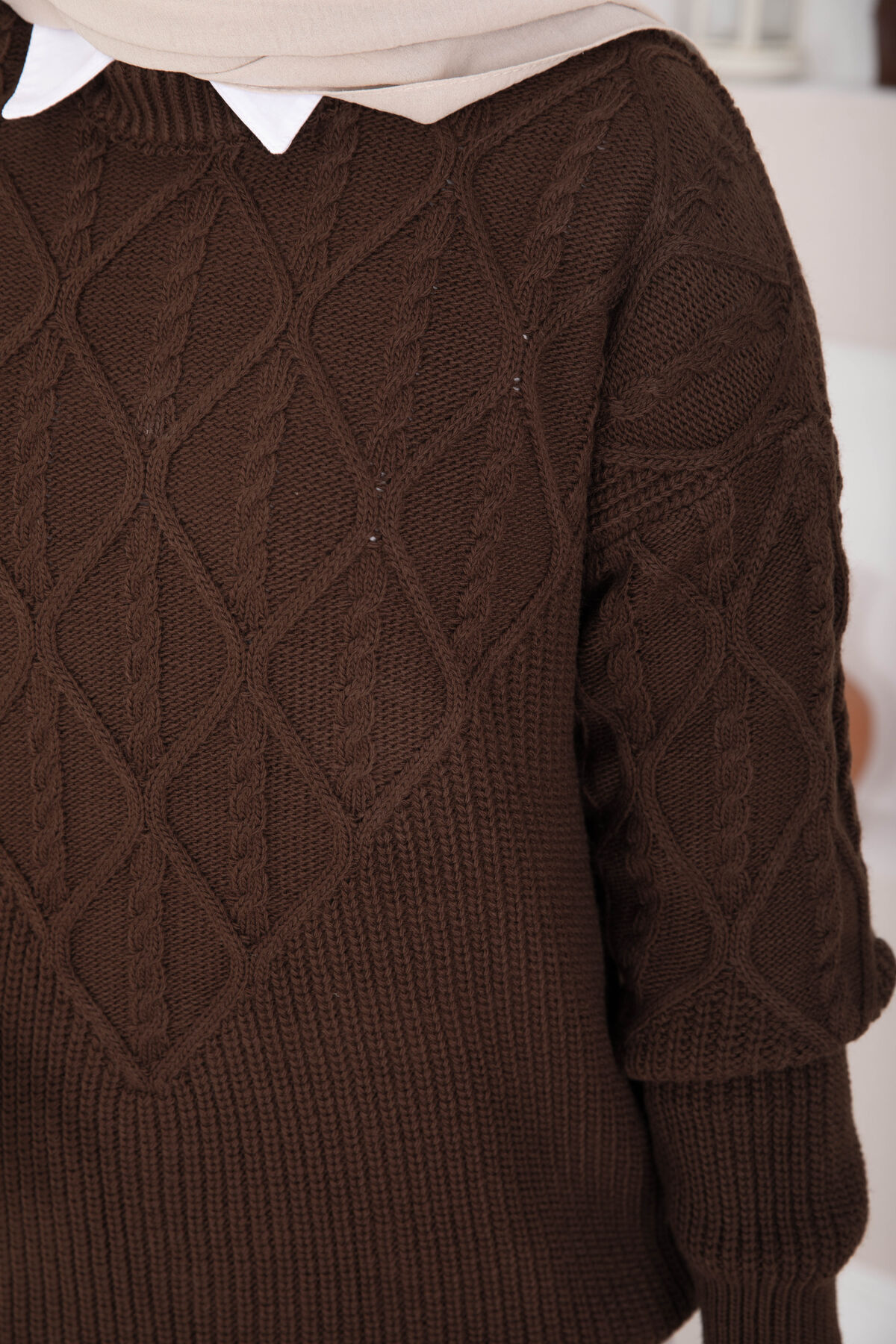 Braided Knit Sweater Brown – Image 5