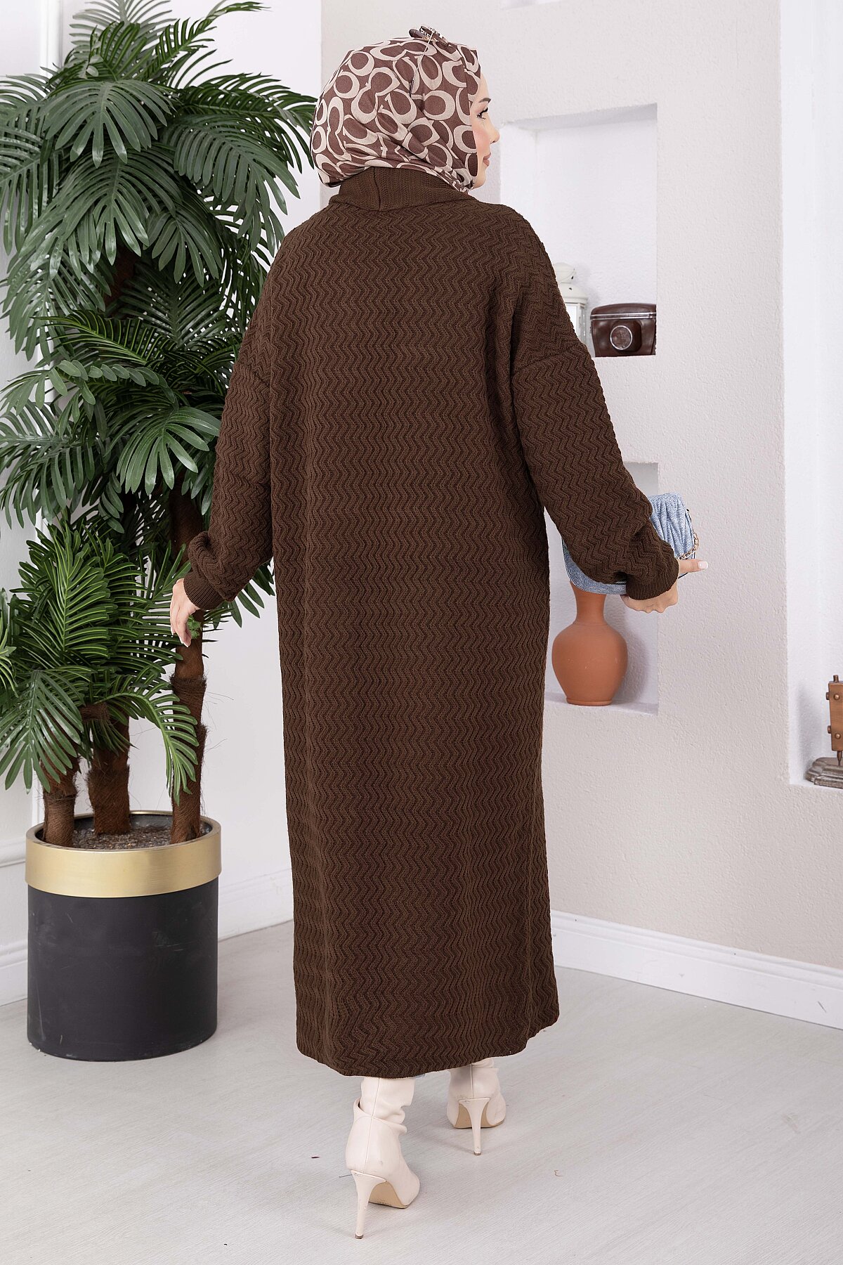 Long Patterned Knit Cardigan with Shawl Collar Brown - الصورة 4
