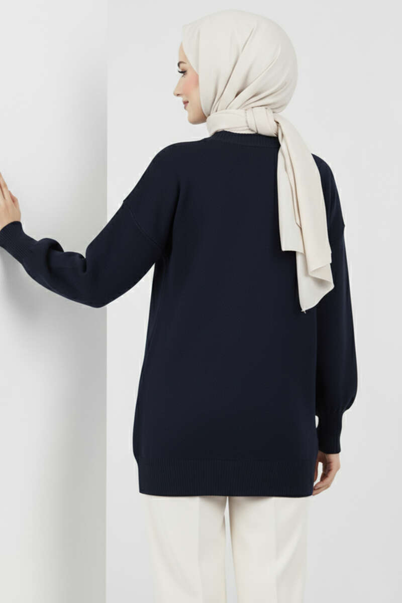 Embroidered Knit Tunic with Beaded Detailing Navy Blue – Bild 3