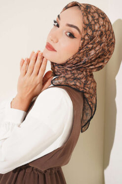 Alternative view of Scarf Black