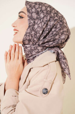 Alternative view of Scarf Mink