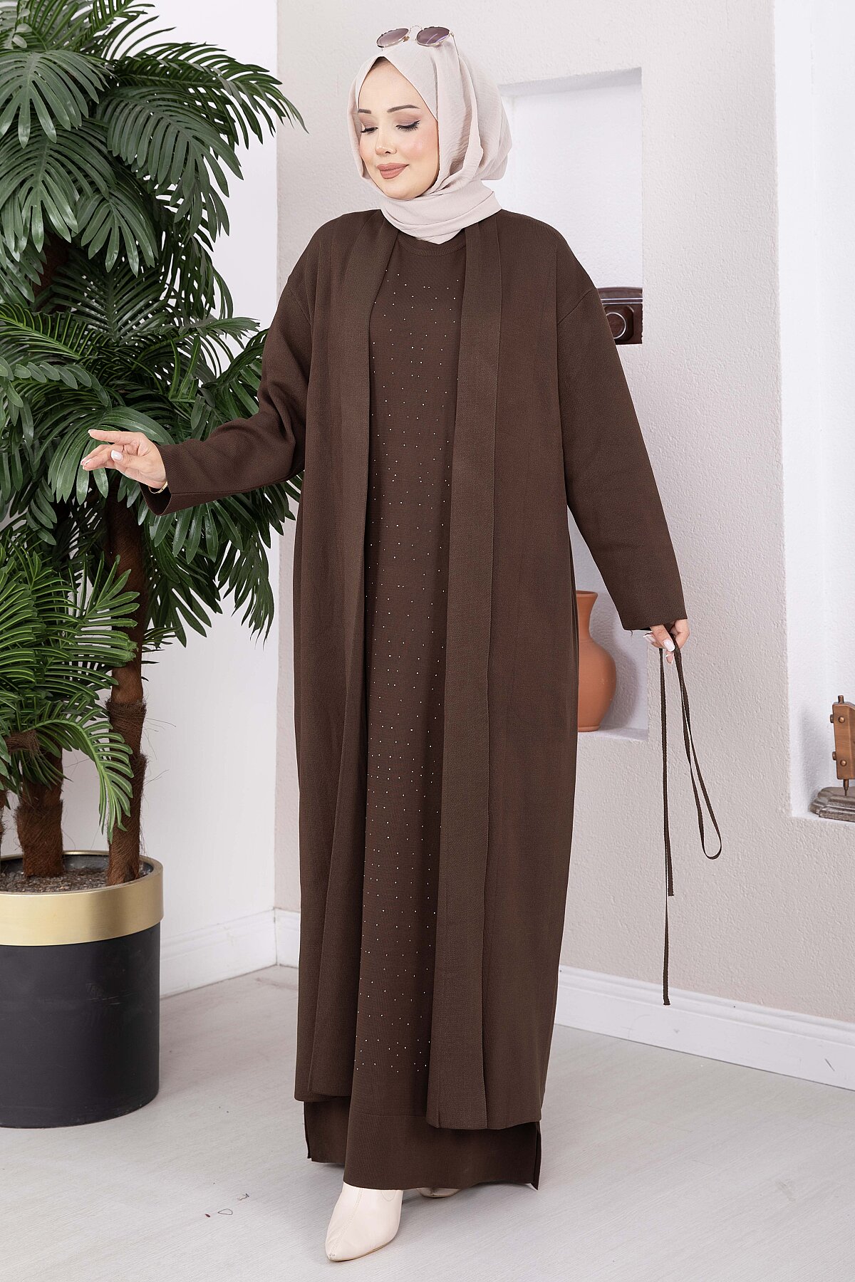 Stone-Embossed Drawstring Dress and Cardigan Knit Two-Piece Set Brown - immagine 3