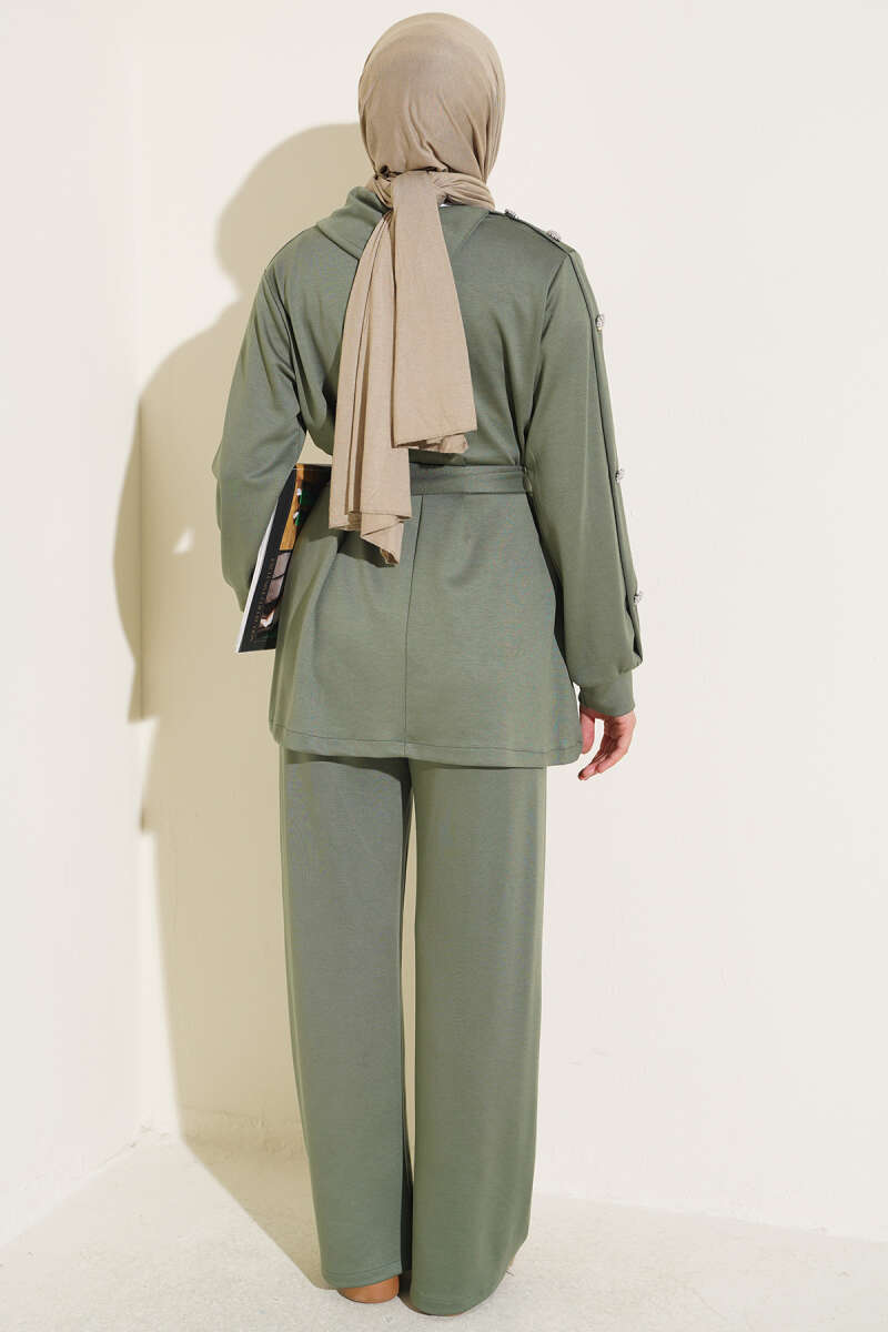 Stone Button Detailing Two-Piece Set Hazel – Bild 3