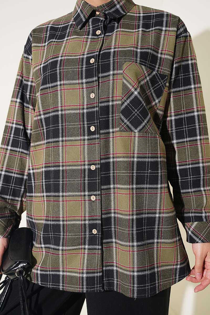Checkered shirt with a single pocket detail Khaki – Image 4