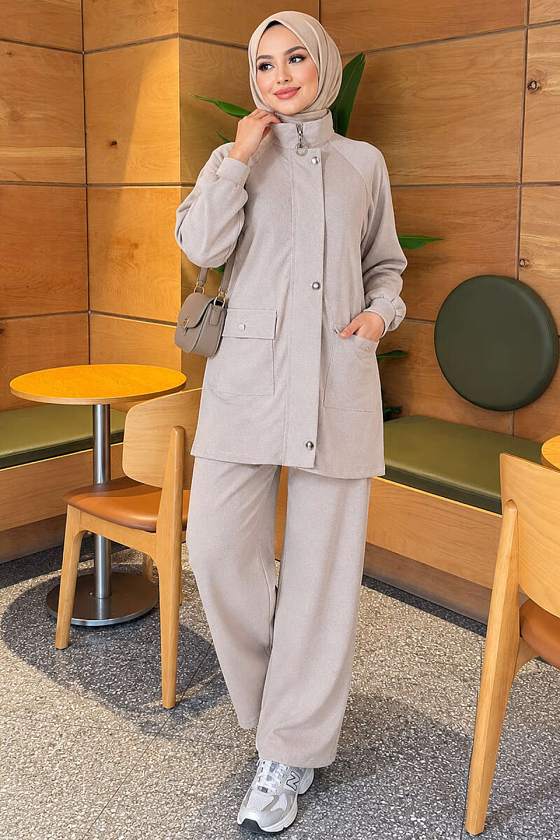 Canvas-Style Two-Piece Set with Pocket and Zip Beige