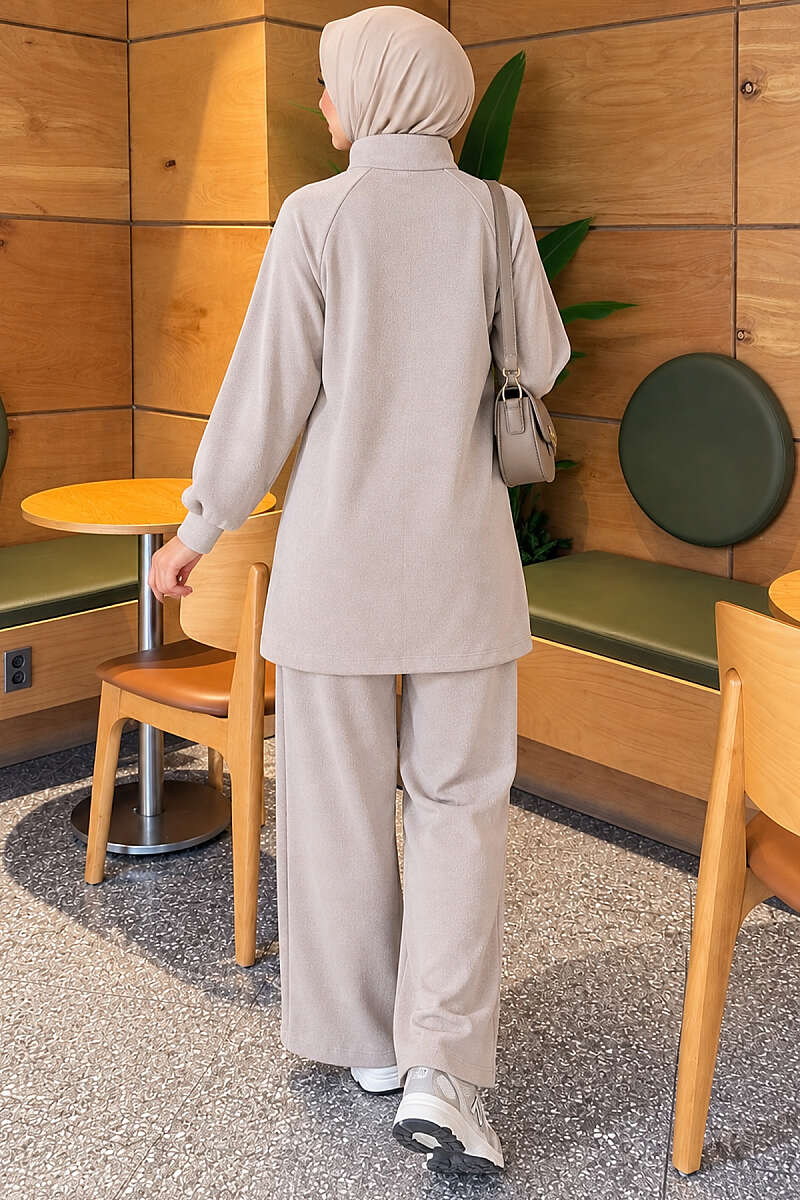 Canvas-Style Two-Piece Set with Pocket and Zip Beige – Bild 3