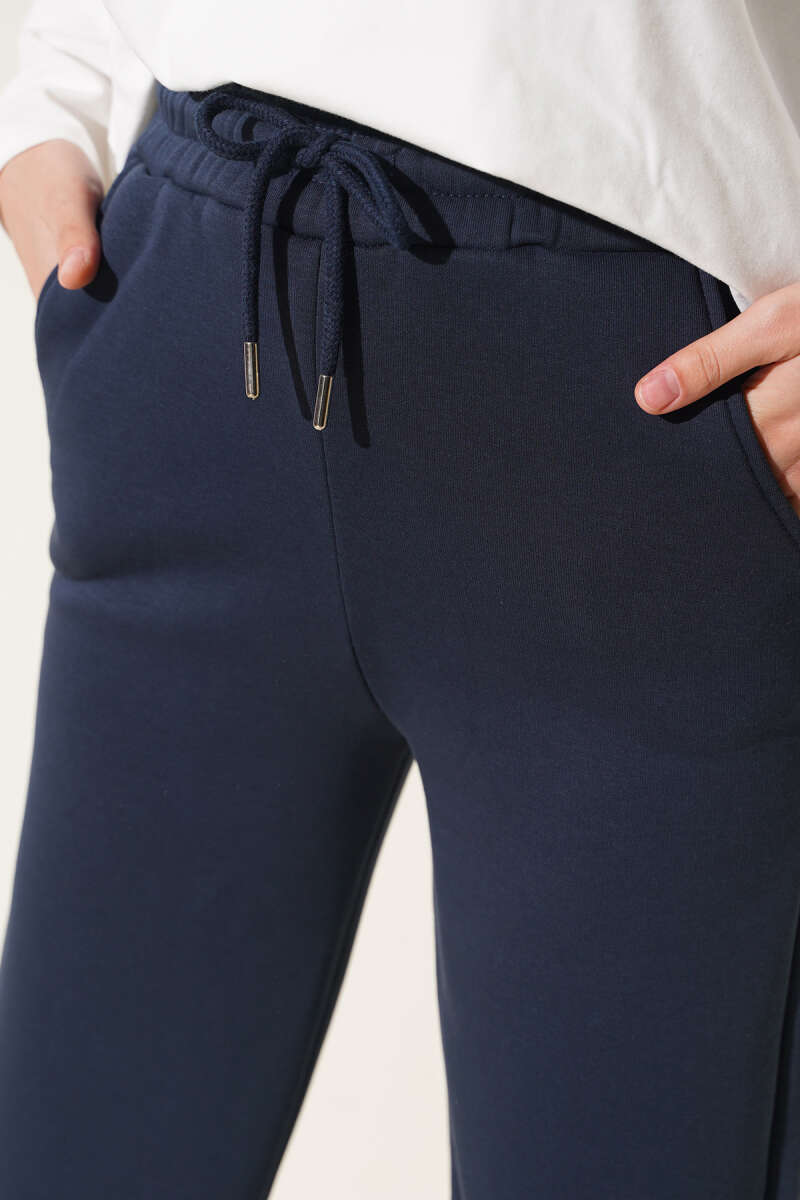Three-Thread Pocket Pants Navy Blue – Bild 4
