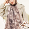 ⁦Triangle Pattern Bamboo Crinkle Scarf Beige⁩ - الصورة ⁦2⁩