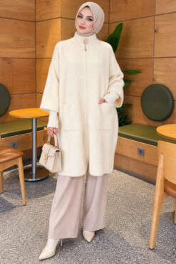 Alternative view of Long cardigan with a collar, button closure, and a beard pattern Ecru