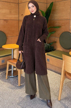 Alternative view of Long cardigan with a collar, button closure, and a beard pattern Brown