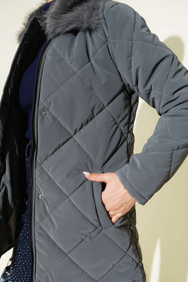 Fur-Collared Quilted Short Jacket Smoke - الصورة 4