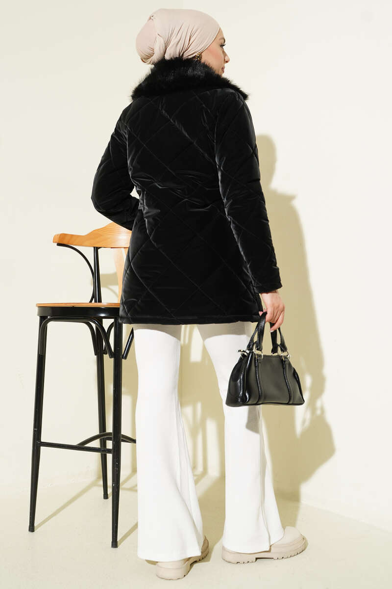 Fur-Collared Quilted Short Jacket Black – Image 3