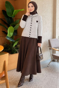 Alternative view of Neckline Beaded Heart Patterned Knit Cardigan Grey