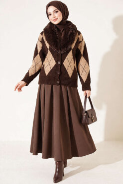 Alternative view of Fur-Collared Honeycomb Pattern Knit Cardigan Brown
