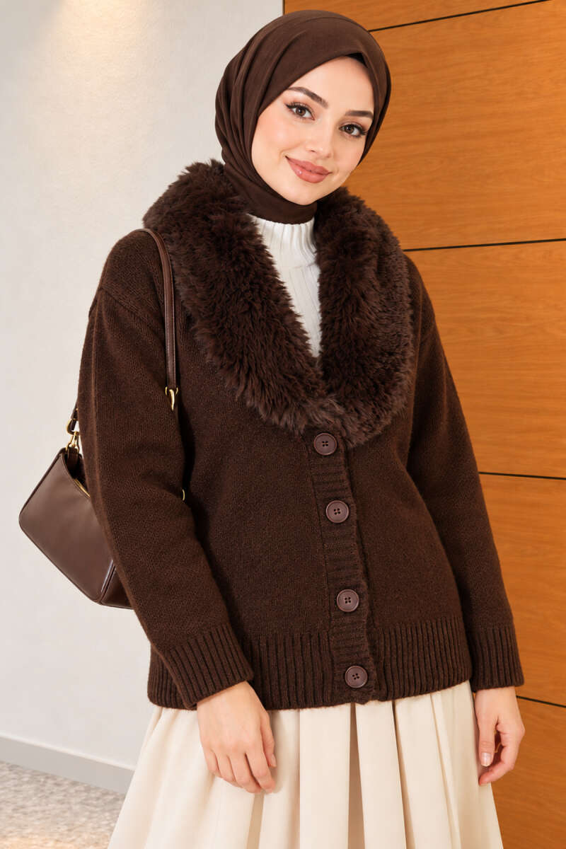 Fuzzy Collar Buttoned Knitted Cardigan Brown - الصورة 3