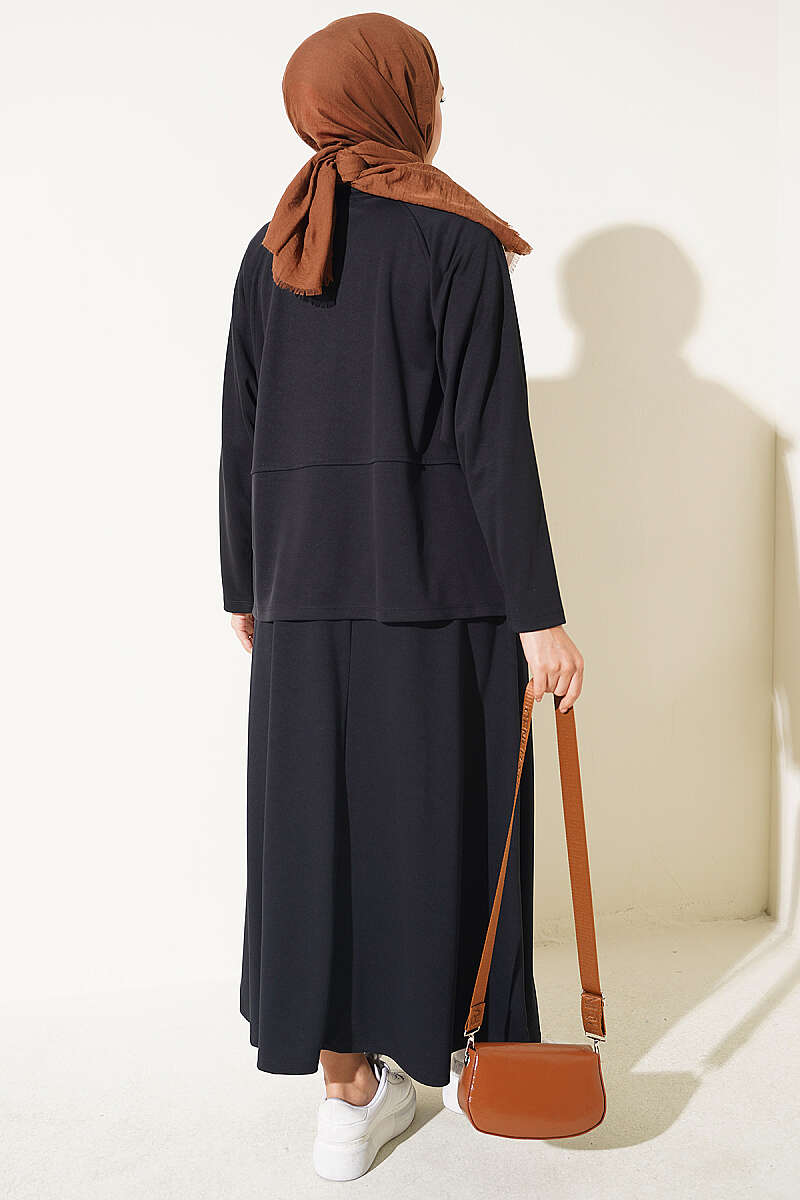 Button-Details Hem French Terry Two-Piece Set Black - الصورة 3