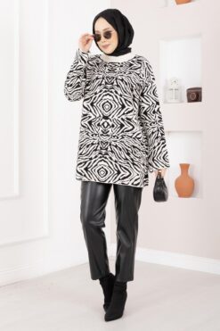 Zebra Print Knitted Sweater Ecru