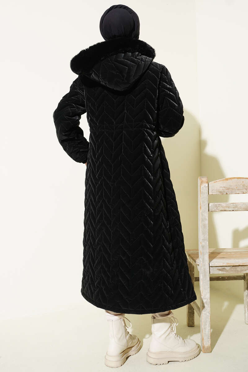 Padded waist belt with quilted details and fur accents Black - الصورة 3